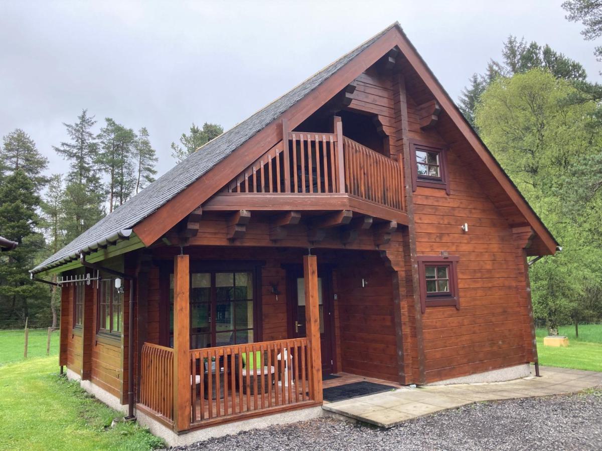 Norwegian Log Cabin The Roe Deer -Sauna & Hot Tub Keith Exterior photo